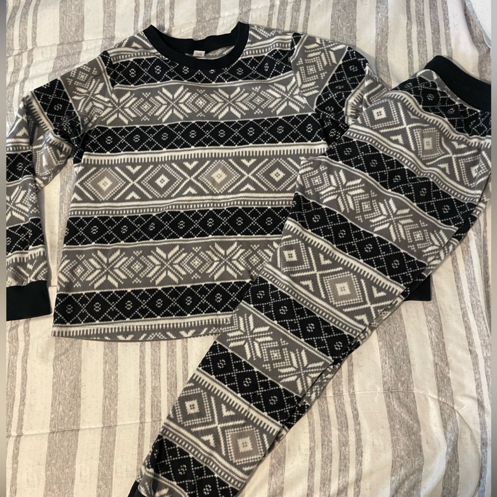 Old Navy ladies M fleece pajama set